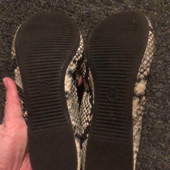 Mossimo Brand Women's Size 8.5 Black White Gray Snakeskin Print Ballet Flats - Picture 5 of 5